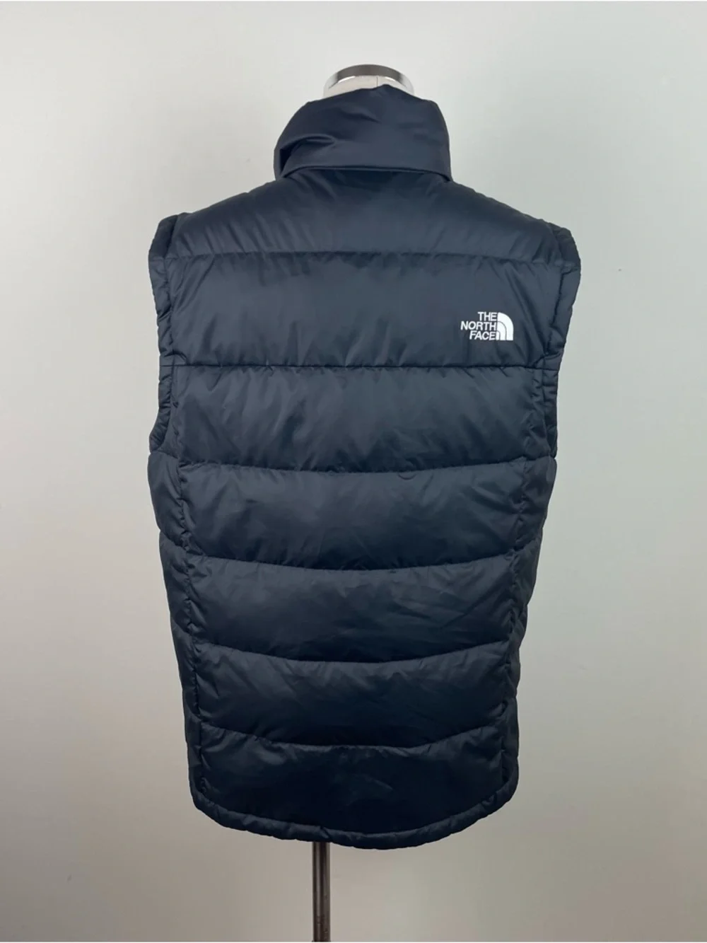 The North Face Black 550 Puffer Full Zip Vest Men Medium Waterfowl Feathers Down